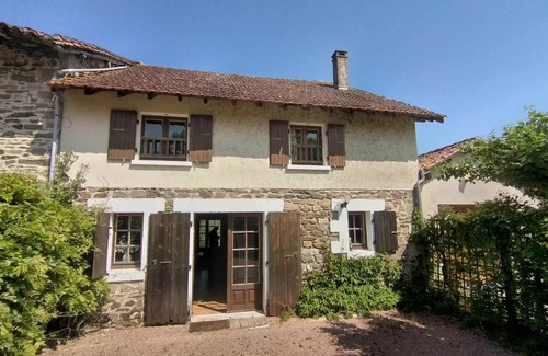 Saint-Saud-Lacoussiere House | 125 m² House ∙ 5 bedrooms ∙ 10 guests