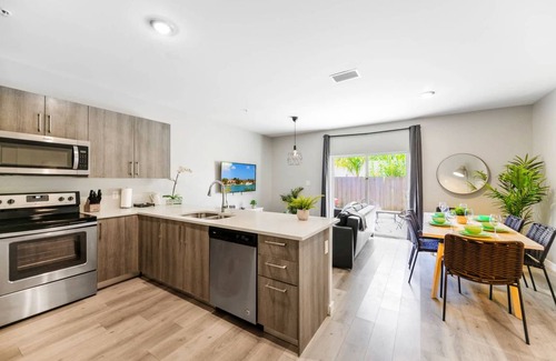 Golden Glades House | 128 m² House ∙ 3 bedrooms ∙ 8 guests