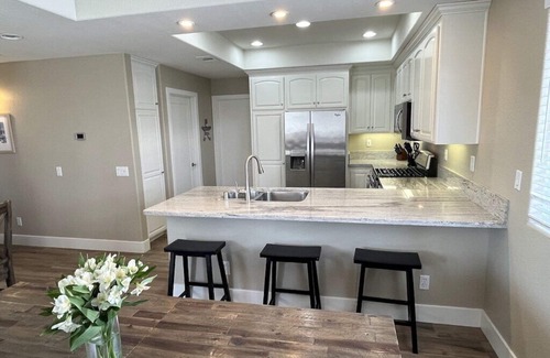 Mission Beach House | >130 FIVE STAR REVIEWS FOR A REASON. 1700sf 3br/3ba, A/C, 20 yds to Ocean.