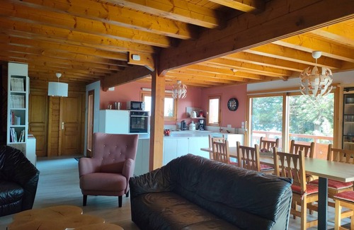 Taninges Ski Chalet | 130 m² Chalet ∙ 4 bedrooms ∙ 8 guests