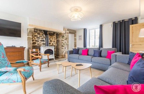 Anneville-en-Saire House | 130 m² Gîte ∙ 4 bedrooms ∙ 10 guests
