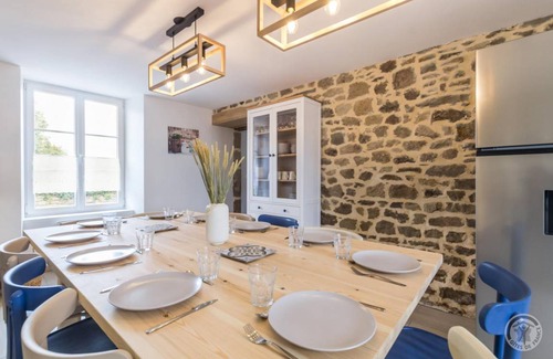 Anneville-en-Saire House | 130 m² Gîte ∙ 4 bedrooms ∙ 10 guests