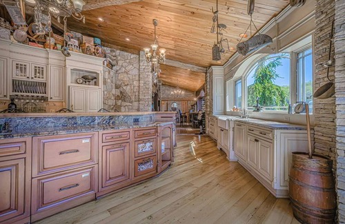 Highland House | 13k Sq Ft Family Compound Around Pvt 37-Acre Lake - 164 Acre Retreat