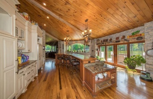 Highland House | 13k Sq Ft Family Compound Around Pvt 37-Acre Lake - 164 Acre Retreat