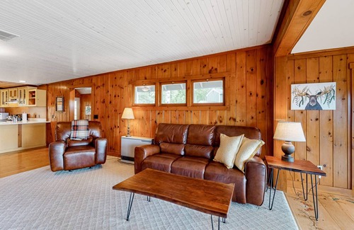 Naples Cabin | 145 m² Cabin ∙ 3 bedrooms ∙ 8 guests