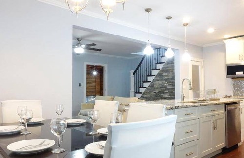 Hillside House | 153 m² House ∙ 4 bedrooms ∙ 12 guests