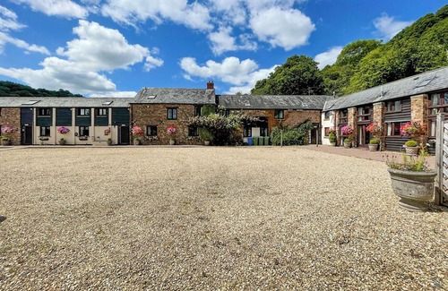 Christchurch Cottage | 16 bedroom accommodation in Bampton, near Tiverton