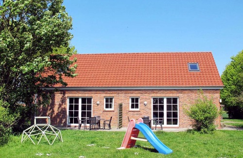 Bunde Other | 170 m² Accommodation ∙ 8 bedrooms ∙ 14 guests