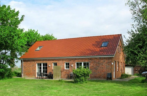 Bunde Other | 170 m² Accommodation ∙ 8 bedrooms ∙ 14 guests