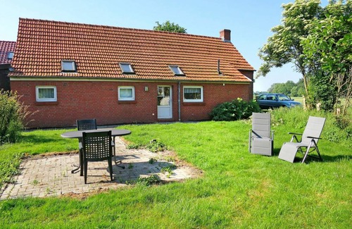 Bunde Other | 170 m² Accommodation ∙ 8 bedrooms ∙ 14 guests