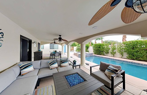 Racquet Club South House | 1730 ft² House