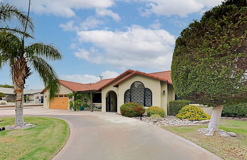 Racquet Club South House | 1730 ft² House