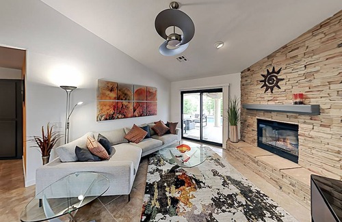 Racquet Club South House | 1730 ft² House