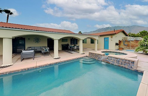 Racquet Club South House | 1730 ft² House