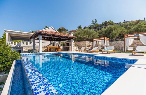 Prigradica House | 185 m² House ∙ 5 bedrooms ∙ 10 guests