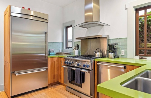 Venice House | 1908 Bungalow - Amazing Location! Amazing Reviews!