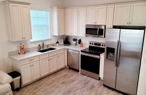 West Kissimmee Cottage | 1BD Island-Inspired Cottage minutes from Disneyworld