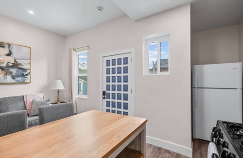 Grant Hill Apartment | 1BR+1BA | Cozy, Central | Laundry+Free Parking