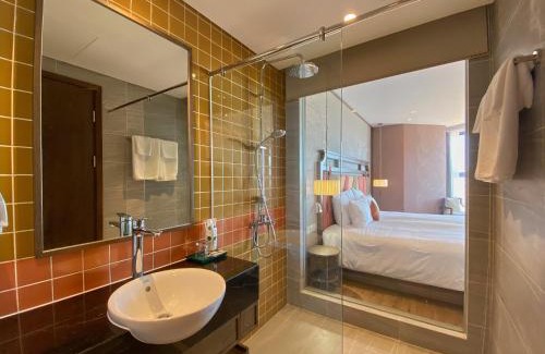 Suoi Nuoc Beach Apartment | 1BR direct seaview - 5 mins to the beach - infinity pool - Apec Mui Ne