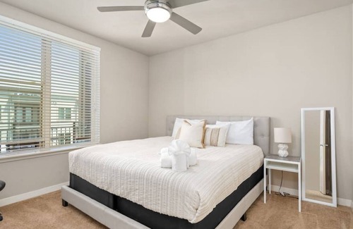 Texas Medical Center Apartment | 1BRModern Retreat| Mins to Med Center|FREE Parking