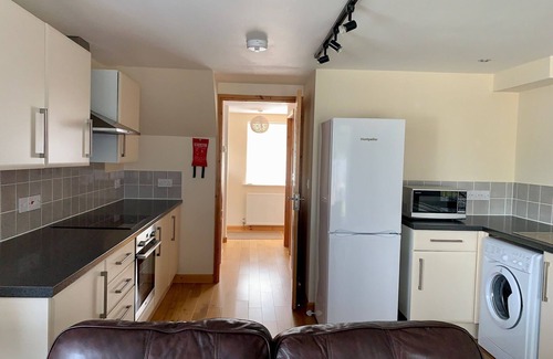 Croyde Apartment | 2 Bed Apartment, 5 Minutes Walk To Popular Surfing Beach and Croyde Village