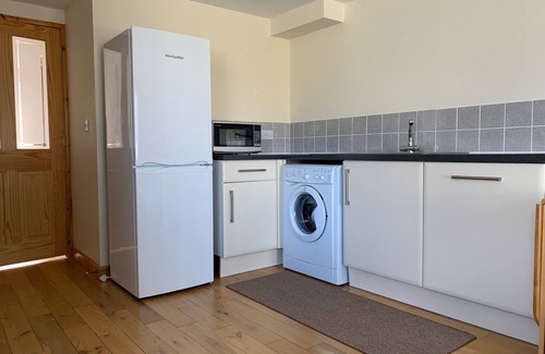 Croyde Apartment | 2 Bed Apartment, 5 Minutes Walk To Popular Surfing Beach and Croyde Village