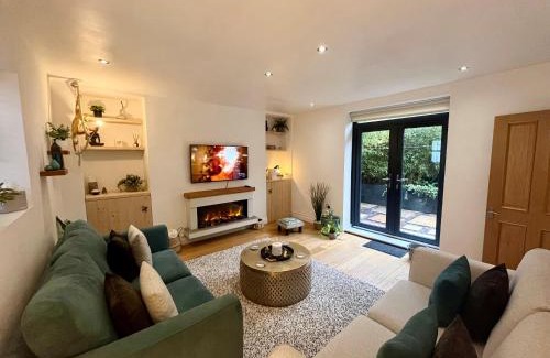 City Centre House | 2 bed central location - no parking