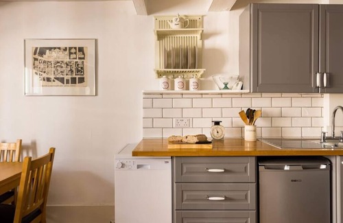 Holborn and Covent Garden Condo | 2 Bed Homely Apartment near British Museum
