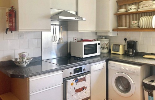 Westmarsh Cottage | 2 bedroom accommodation in Staple, near Wingham