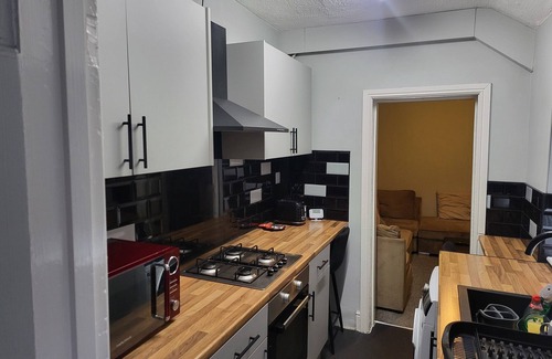 Burslem Apartment | 2-bedroom apartmentnnFamily and budget-friendly, equipped with modern amenities
