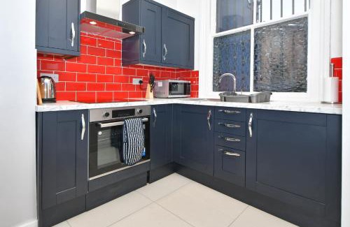 Burslem Apartment | 2 Bedroom Central Stay