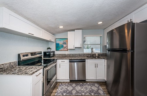St. Pete Beach Cottage | 2 BEDROOM COTTAGE ON ST.PETE BEACH- FULLY RENOVATED- OUTDOOR BBQ AND DINING AREA