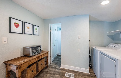 St. Pete Beach Cottage | 2 BEDROOM COTTAGE ON ST.PETE BEACH- FULLY RENOVATED- OUTDOOR BBQ AND DINING AREA