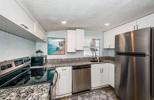 St. Pete Beach Cottage | 2 BEDROOM COTTAGE ON ST.PETE BEACH- FULLY RENOVATED- OUTDOOR BBQ AND DINING AREA