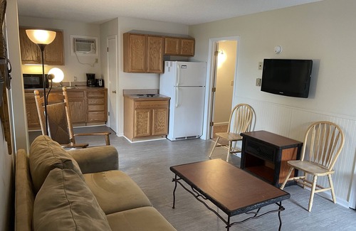 Lake George Condo | 2 Bedroom Deck Suite on Lake George