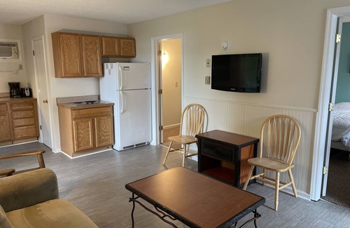 Lake George Condo | 2 Bedroom Deck Suite on Lake George