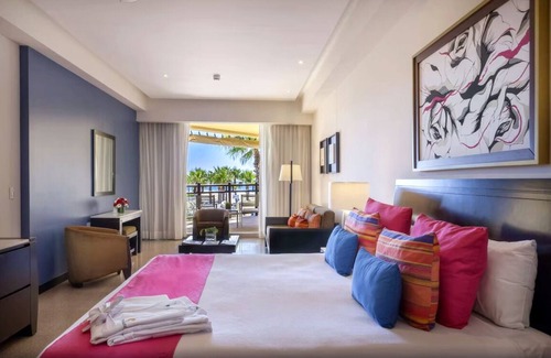 Campo de Golf Fonatur Resort | 2 Bedroom Suite on Beautiful Beach Resort