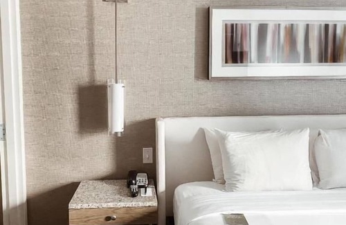 Near North Side Hotel | 2 Charming Units in Trendy River North! Short Drive to Chicago O’Hare Airport!