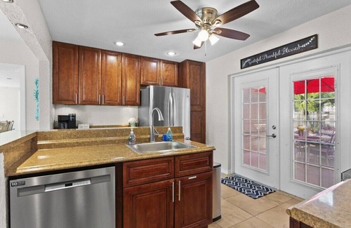 Arlington Park House | 2 Cottages Rented Together | Amazing Heated Pool | Near Beaches