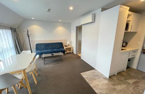 Addington Hotel | 2 on Whiteleigh and 239 on Lincoln Motel