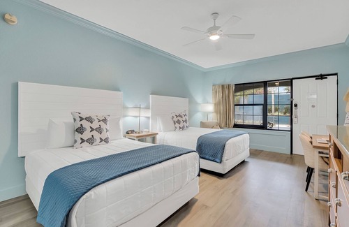 Crystal Beach Hotel | 2 Queen Beds at Beachside Inn Hotel*