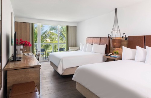 Islamorada Hotel | 2 Queen Beds Room w/Balcony, Outdoor Pool, Free Parking & Pets Allowed