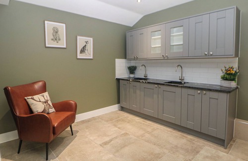 Stoney Middleton Cottage | 2 Rock Mill Holiday Apartments