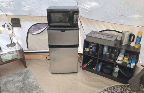 Brantingham Cabin | 2 Romantic Island Cabins for 5 - Hot Tub,Boat