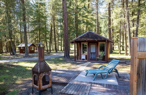 Mazama Cabin | 2 Rustic 1-bedroom cabins w/outhouse and external shower Mazama