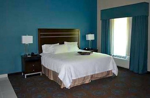 Edgewood Hotel | 2-Star Hotel ∙ Hampton Inn & Suites Aberdeen/APG South