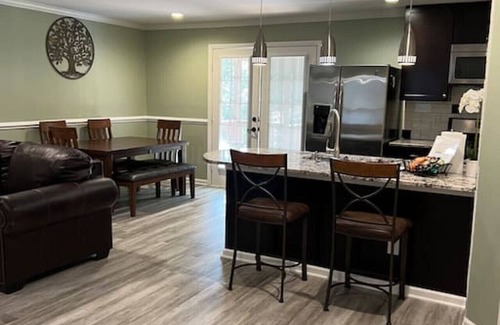 Northeast Raleigh House | 2-Story Townhouse with King Size Bed off Capital Blvd