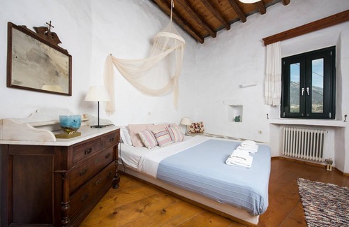 Platis Gialos House | 200 m² House ∙ 4 bedrooms ∙ 11 guests