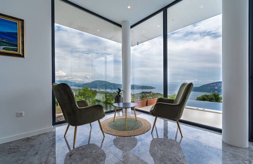 Trebesinj Villa | 200 m² Villa ∙ 4 bedrooms ∙ 8 guests