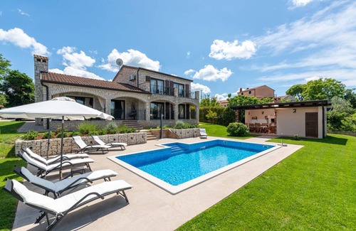 Baderna Villa | 200 m² Villa ∙ 4 bedrooms ∙ 8 guests